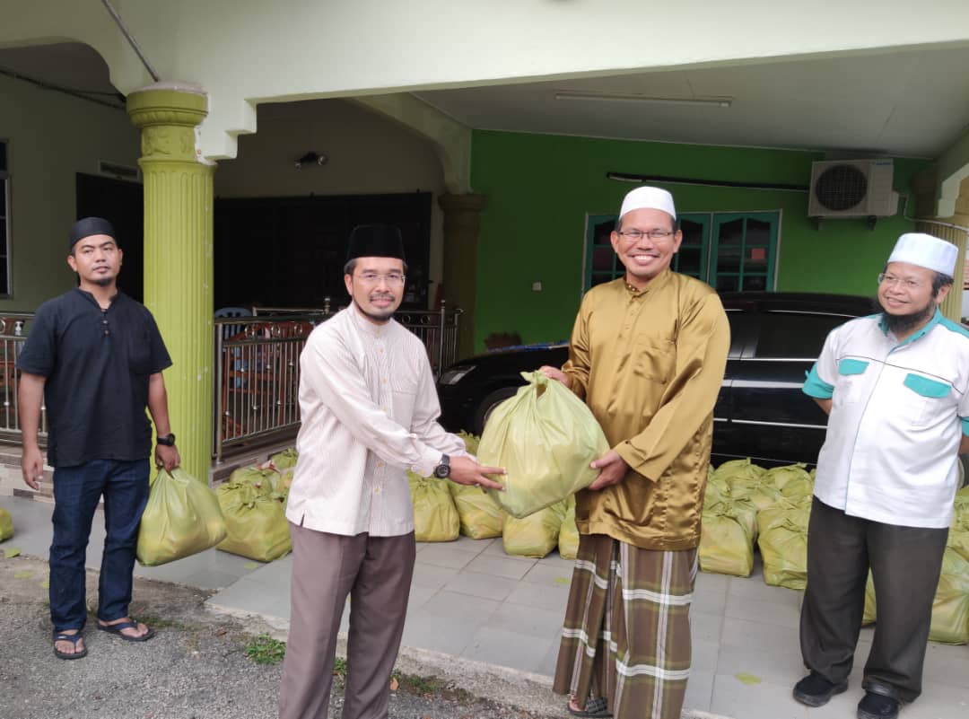 200 Penerima Terima Bantuan Keperluan Asas