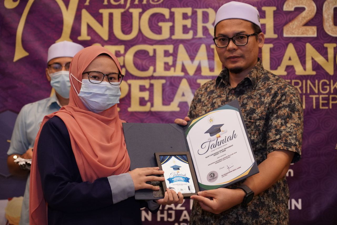 Ibu Bapa Penentu Kejayaan Anak