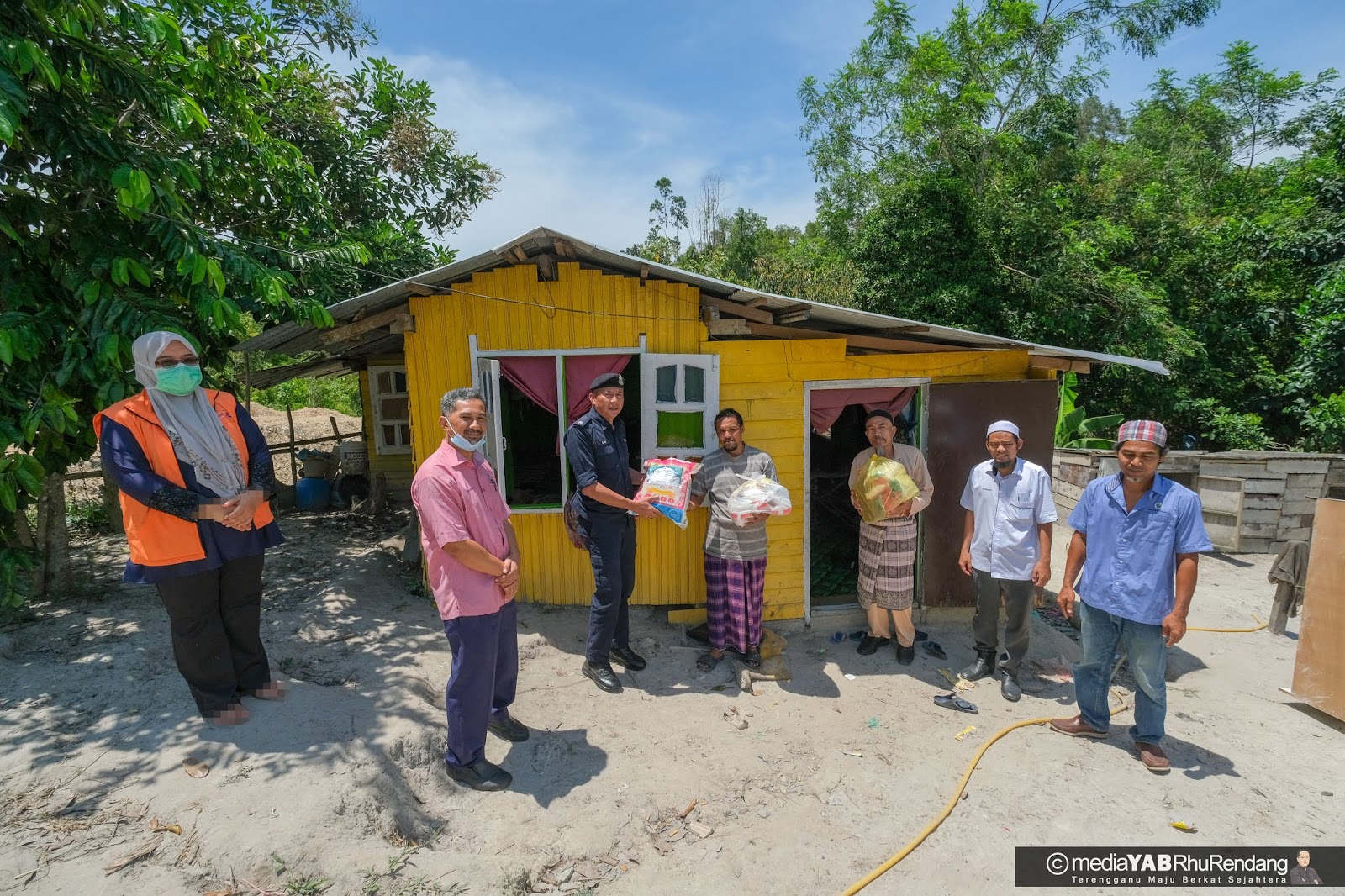 Semua Turun Padang Agih 700 Pek Sinar Ramadan