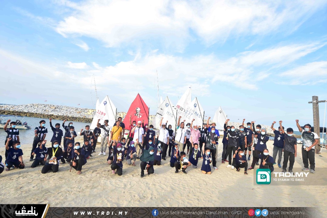 Pelayar Terengganu Kuasai Kejohanan Di Pantai Tanjung Gelam