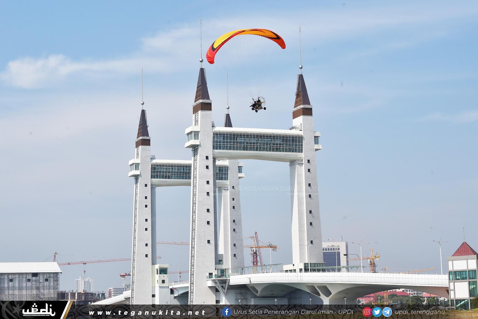 Dron Terhempas Di Menara Drawbridge, Punca 'No Fly Zone'