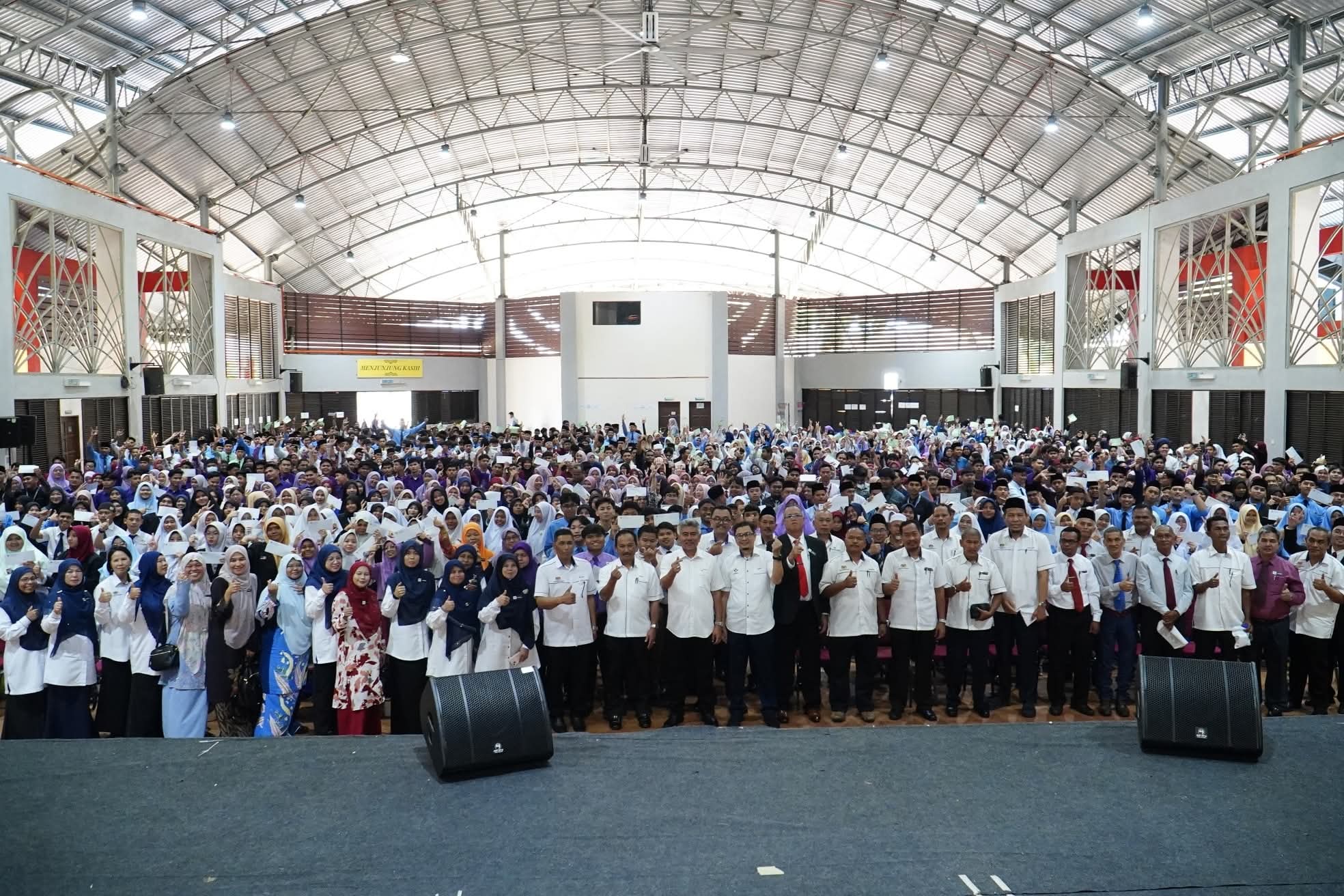 Calon Peperiksaan Awam Di Besut Terima Bantuan One-Off RM302,900