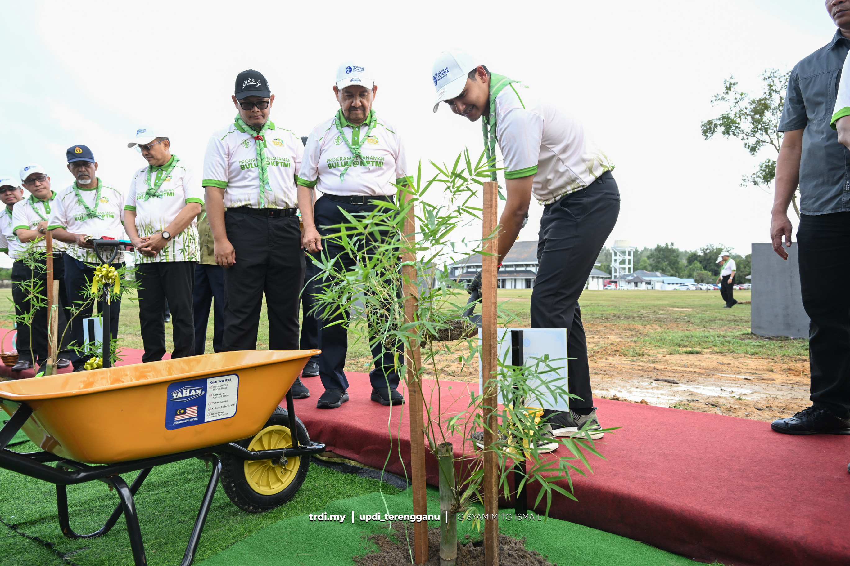 Tengku Muhammad Ismail Titah Tanam Buluh Simbol Nilai Pengakap, Semai Cinta Alam