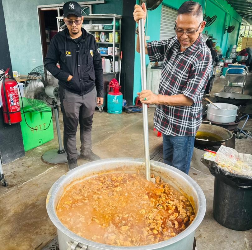 Dapur Rakyat Ringankan Beban 800 Mangsa Banjir Di Cukai