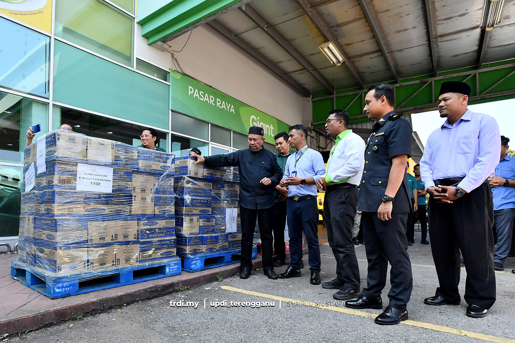 Giant Salur Bantuan Mangsa Banjir Terengganu