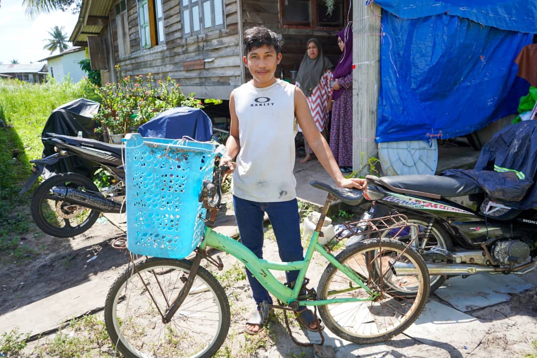 Basikal Jadi Teman Setia, Anak Sulung Gigih Cari Rezeki Tanggung Keluarga
