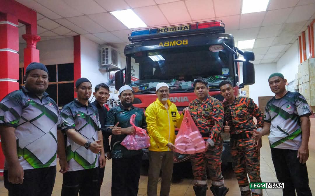 ADUN Kota Putera Edar 150 Bungkus Sahur, Santuni Petugas Syif Malam