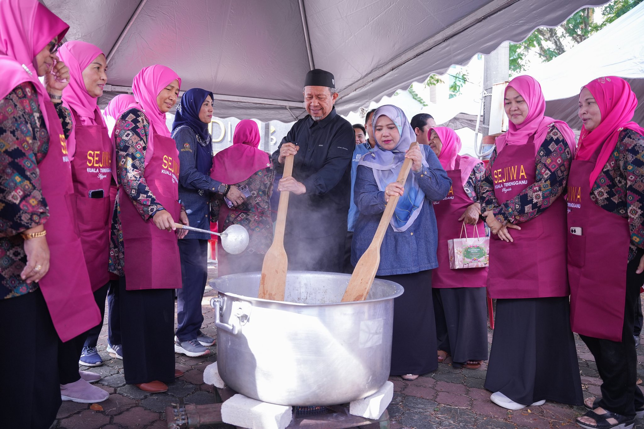 3,000 Bubur Lambuk, 100 Petugas Bergotong-Royong Meriahkan Ramadan