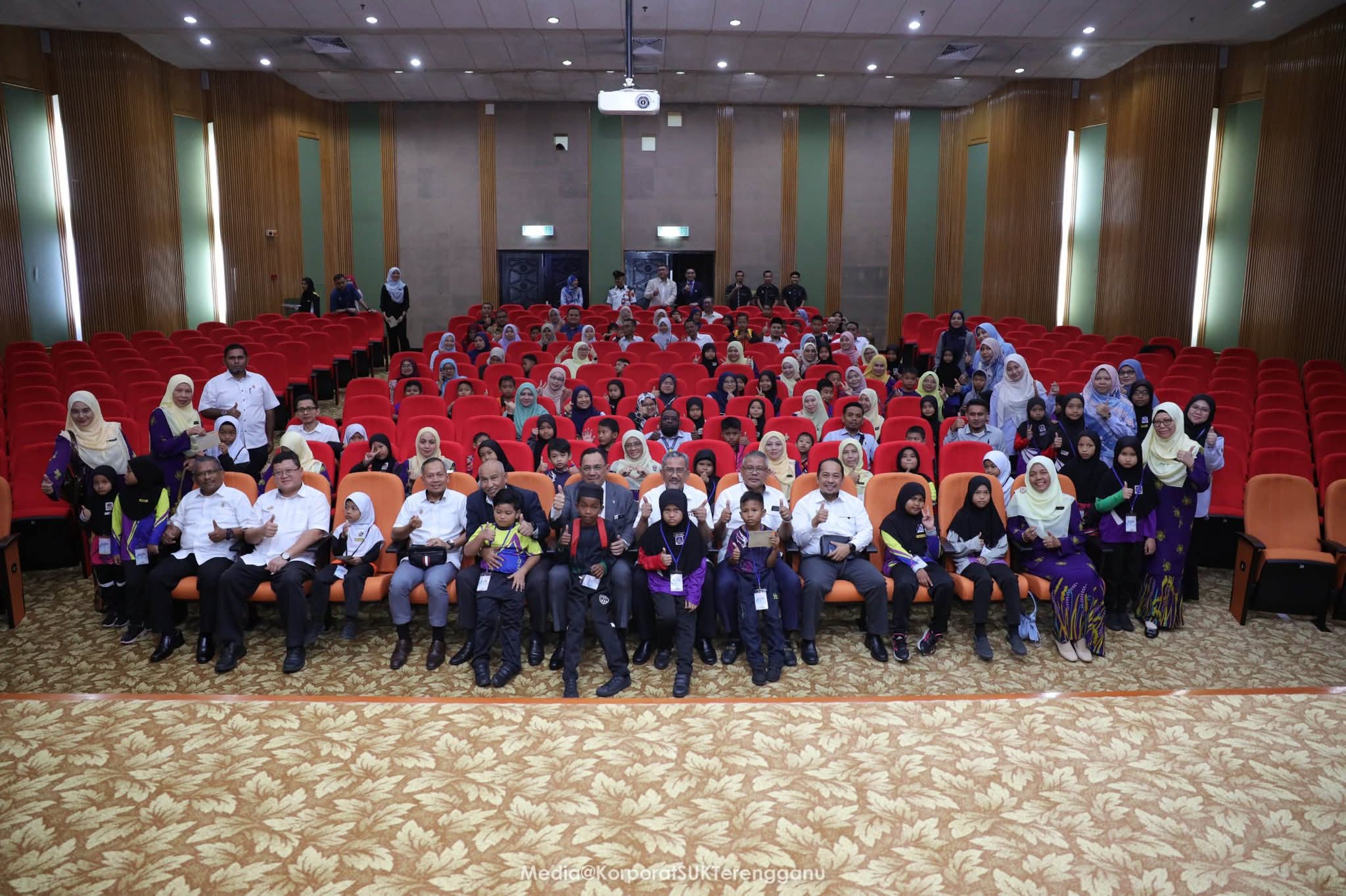 Senyuman Aidilfitri Buat 60 Pelajar Asnaf