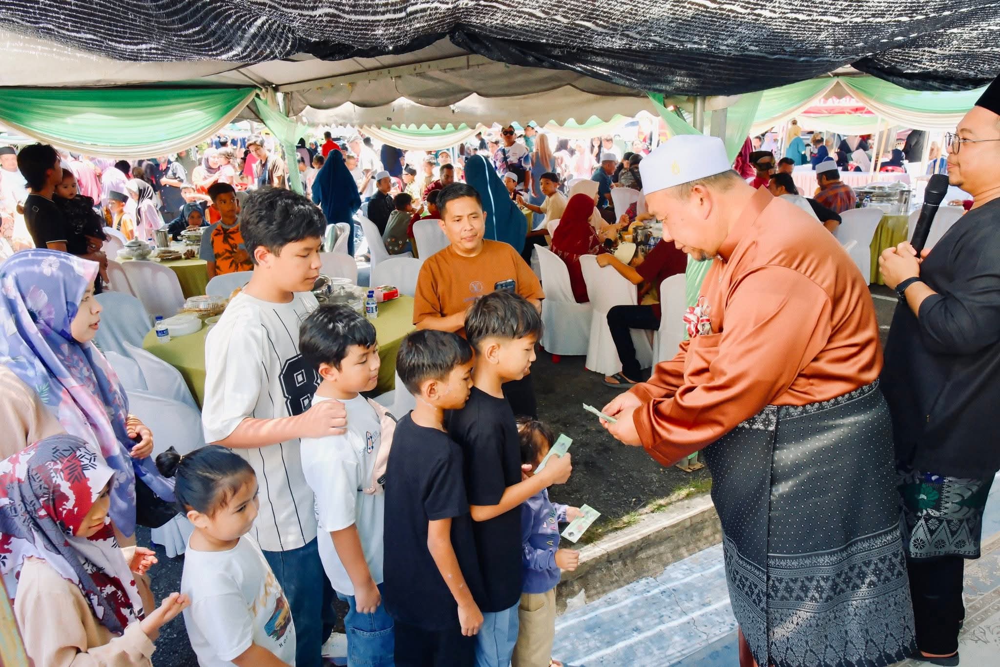8,000 Pengujung Majlis Aidilfitri, Tekankan Perpaduan Tanpa Mengira Parti