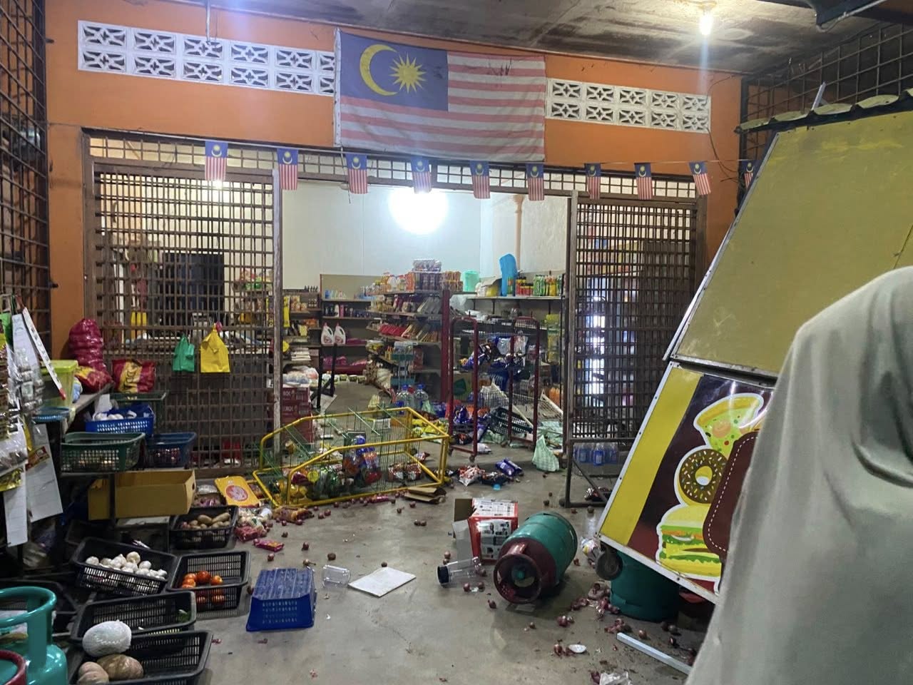 Serang Warga Asing : "Jika Ada Salah Lapor Polis, Jangan Serang Melulu" - Keluarga