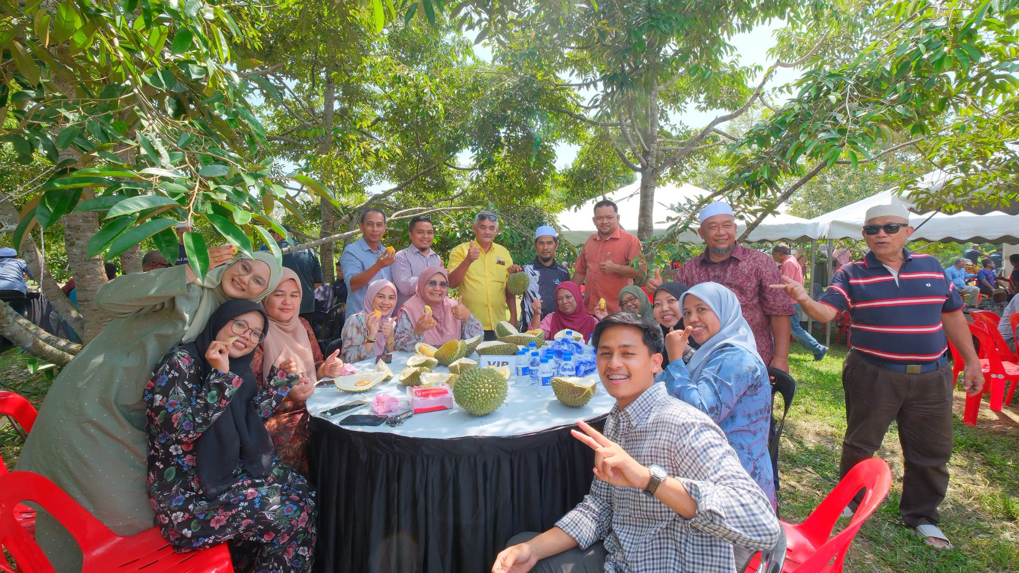 Tak Jual Ribuan Durian Premium, Azbi Pilih Jamu Rakyat