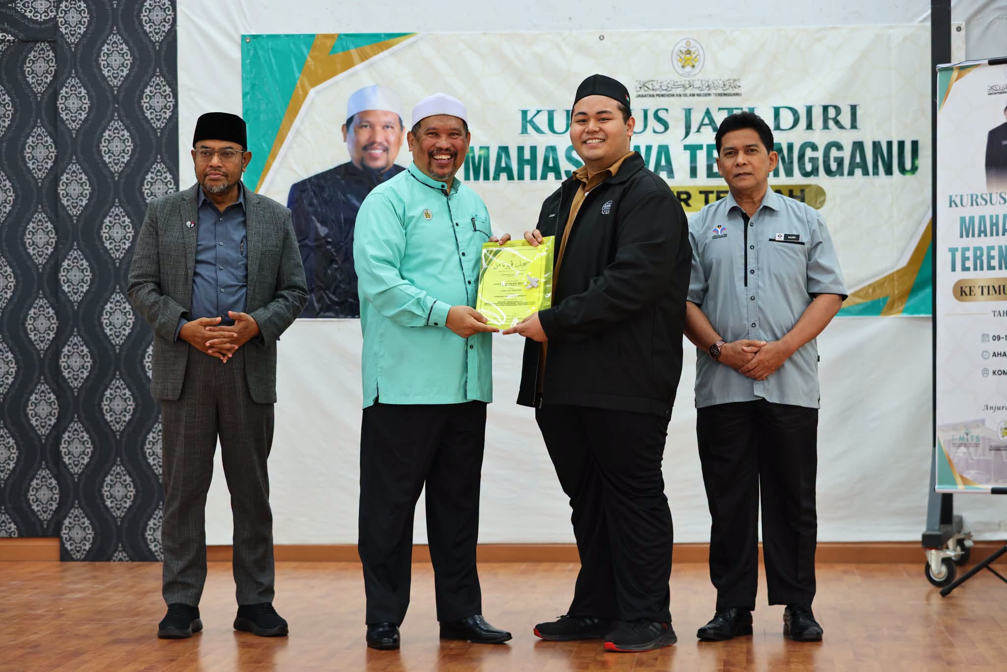 Terengganu Tukar Pinjaman Jadi Biasiswa Penuh Buat Pelajar Cemerlang 
