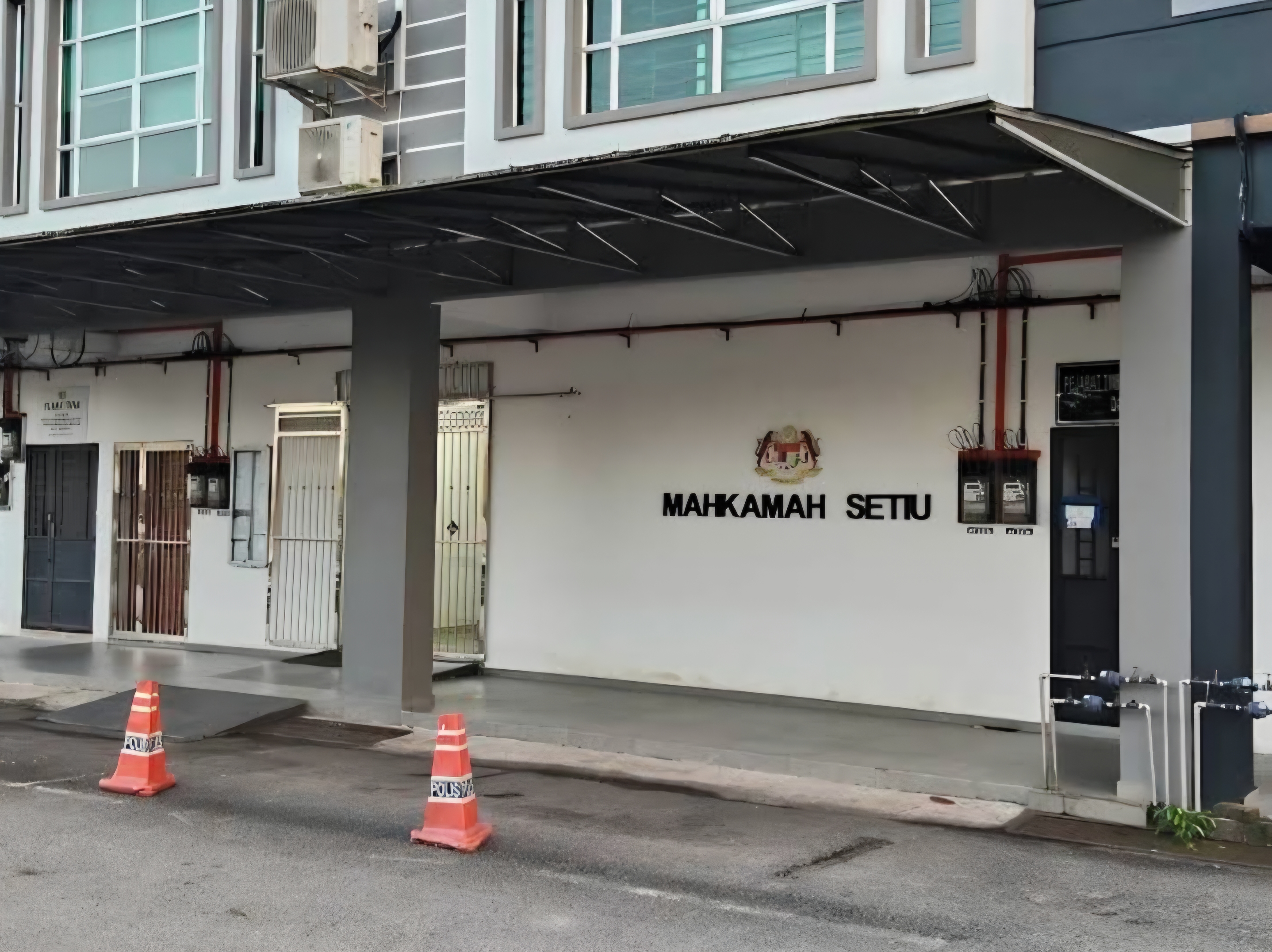 Sepasang Kekasih Mengaku Tidak Bersalah Rompak Warga Emas