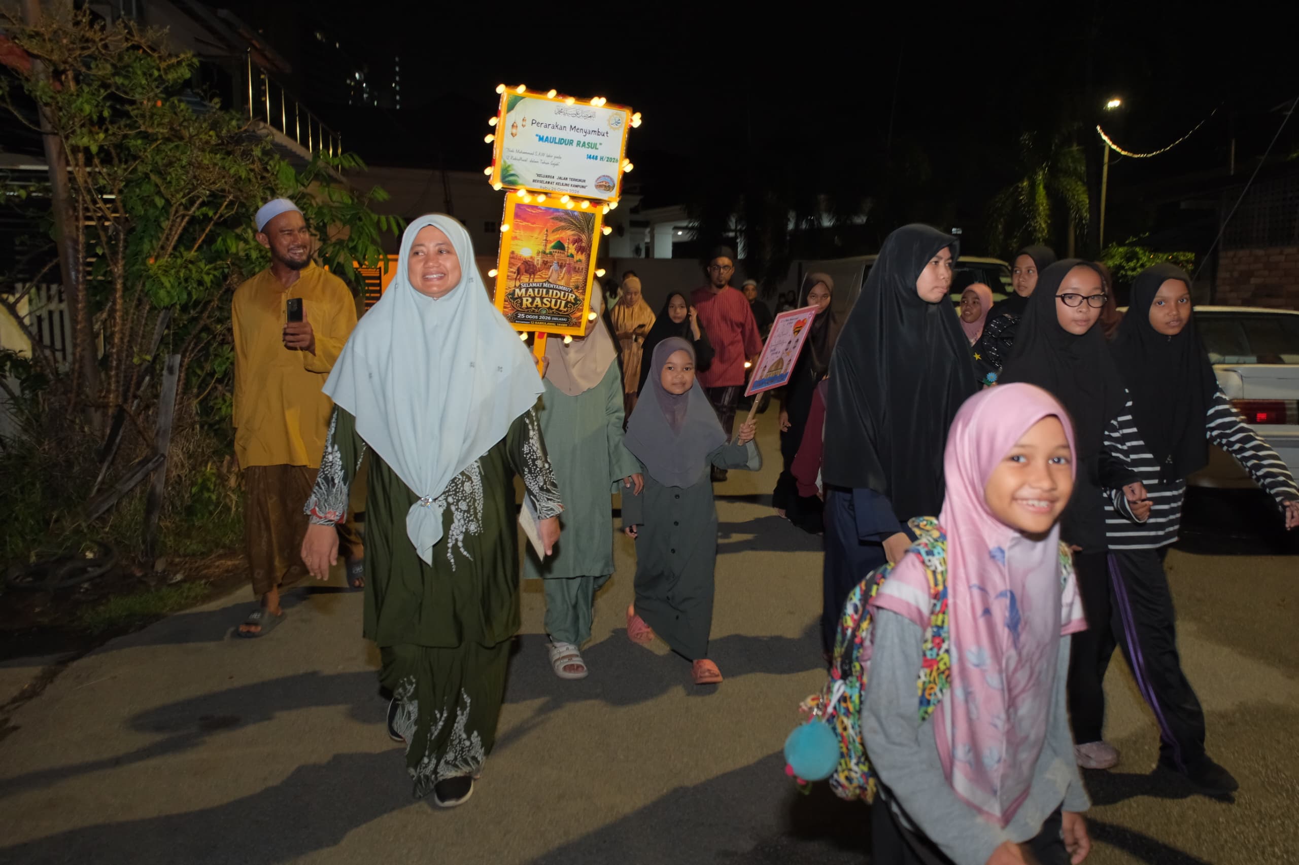 Keluarga Jalan Tekukur Berselawat Semarak Maulidur Rasul