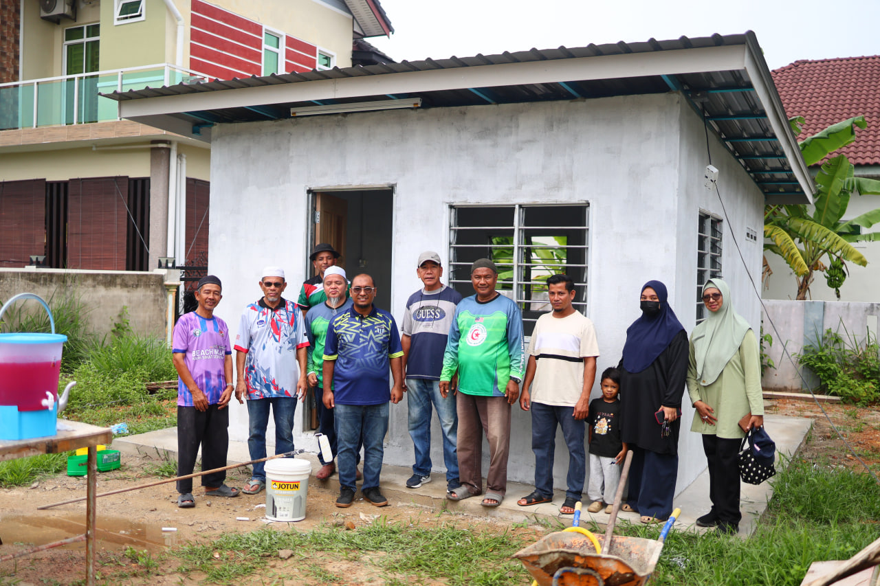 Prihatin Nasib OKU, Khidmat Malaysia DUN Sura Bantu Bina Rumah Baharu