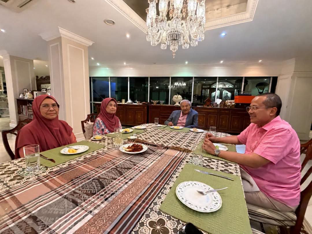 Tun Hasmah Pesan 'Datang Rumah Selalu', Dr. Sam Tak Sangka Itu Permintaan Terakhir