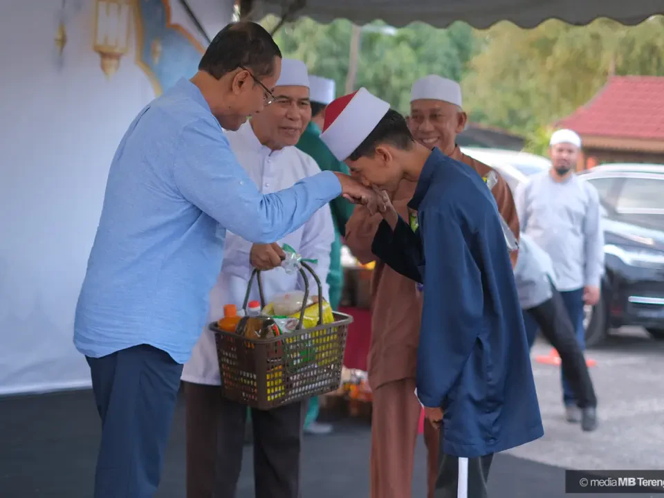 Ahmad Samsuri Rai Asnaf, Pelajar dan Warga Dungun