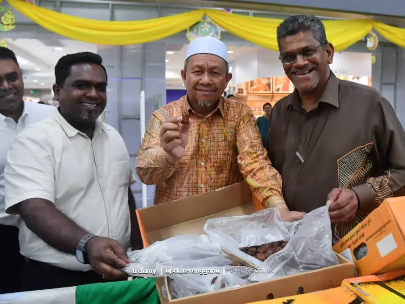 Kerajaan Negeri Terima Satu Tan Kurma, Air Mineral Dari Giant