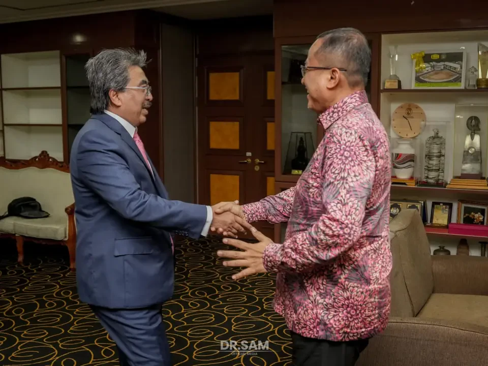Dr Sam Jumpa Johari, Perkukuh Kerjasama