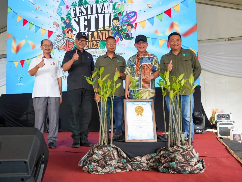 Malaysia Book of Records: 12,275 Pokok Gelam Ditanam di Setiu Wetlands