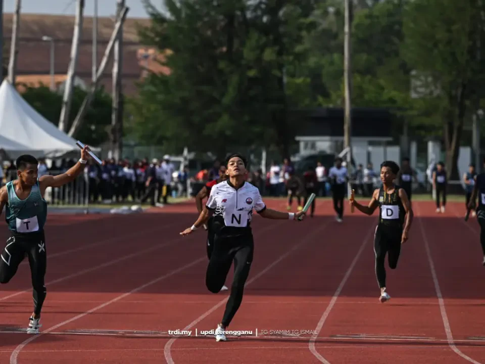 SUTERA 2025: 'Photo Finish' Penentu Juara 4x100M Lelaki