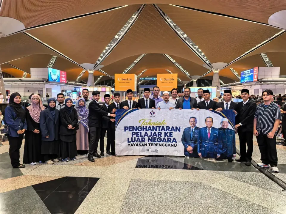 10 Pelajar Tajaan Yayasan Terengganu Berangkat Ke Tunisia