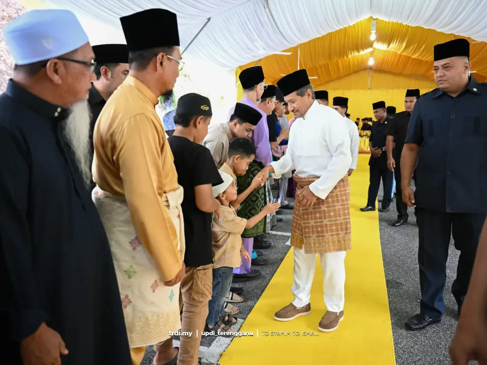 Sultan Terengganu Titah Masjid Santuni Anak Kecil, Remaja