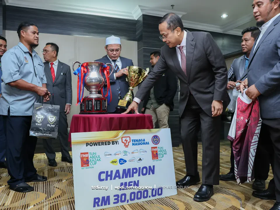 Menteri Besar Santuni Pasukan Hoki Terengganu