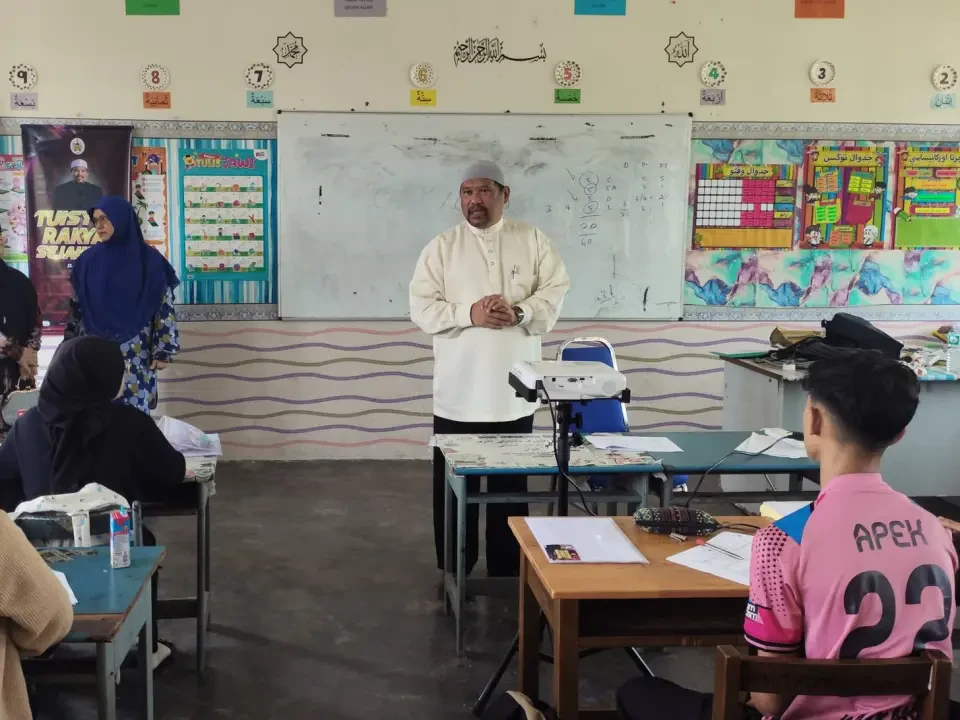 Tuisyen Rakyat Bantu Calon SPM Buat Persiapan Akhir