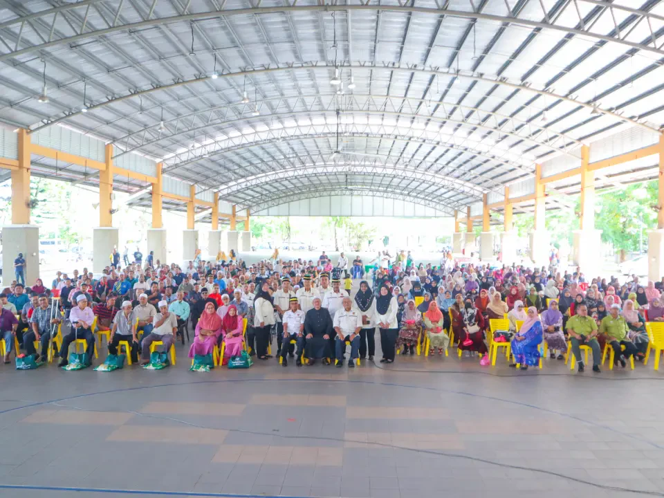 525 Orang Veteran ATM Terima Sumbangan Bakul Makanan