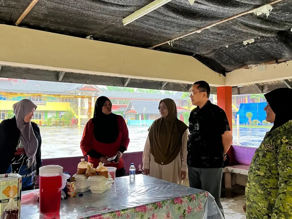 MB Terengganu Tinjau Mangsa Banjir