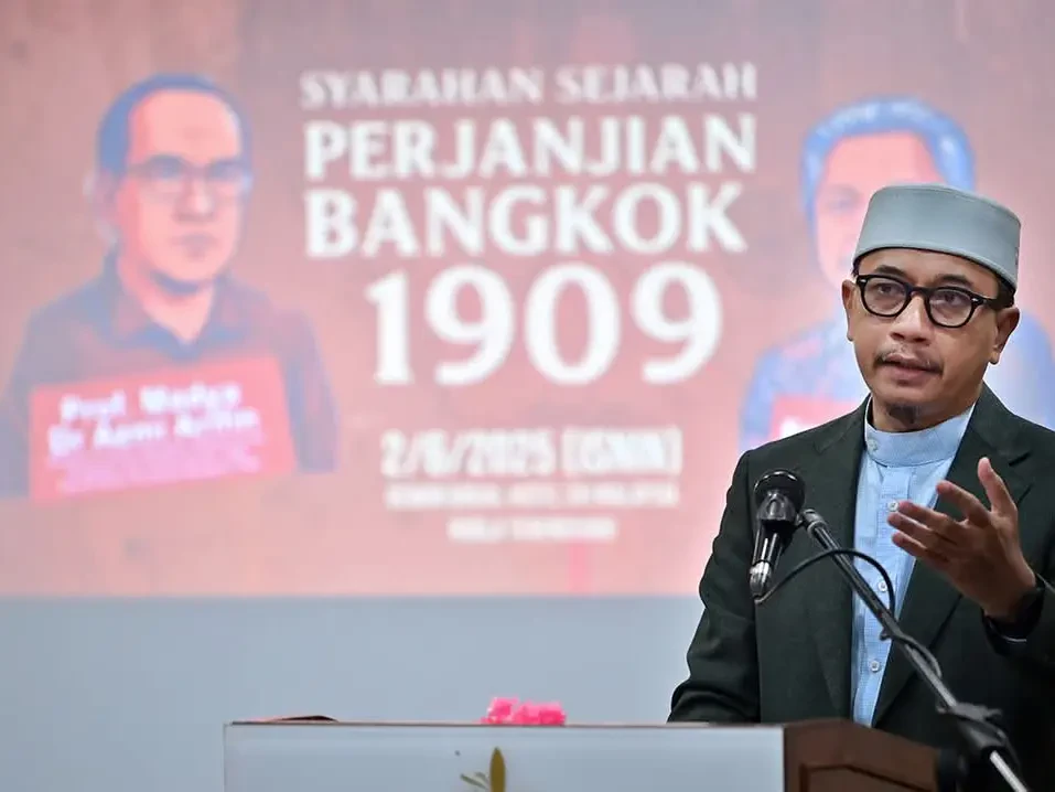 Terengganu Sokong AirAsia Benarkan Wanita Muslim Berhijab