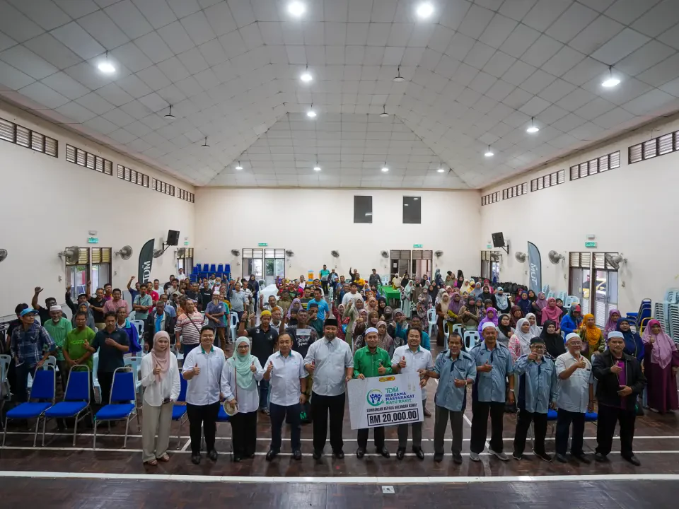 134 Asnaf Batu Rakit Terima Sumbangan TDM Berhad