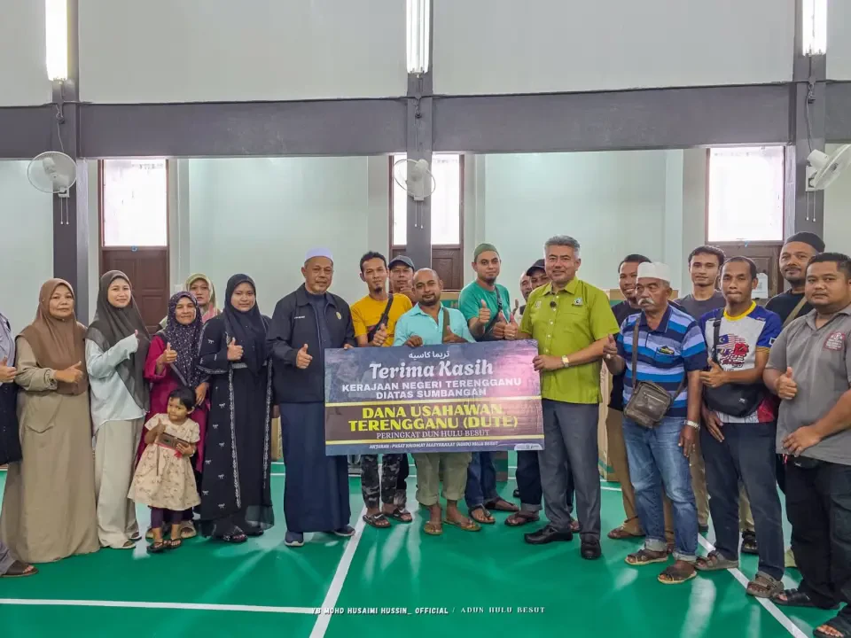 37 Usahawan Hulu Besut Terima Bantuan Peralatan DUTE