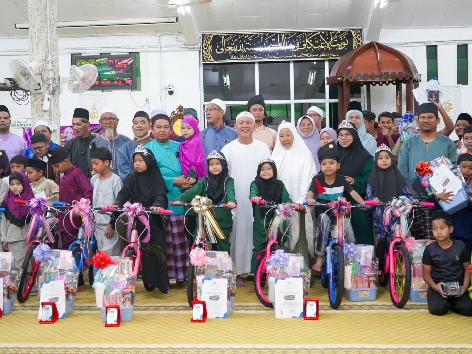 15 Kanak-Kanak Subuh Berjemaah 40 Hari Terima Basikal