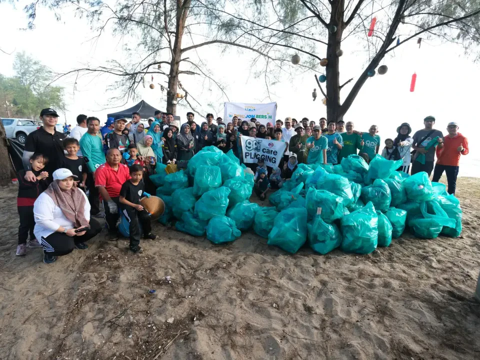 426 Kilogram Sampah Dikumpul, EPIC Berhad Teruskan Komitmen Bersih Pantai Batu Buruk