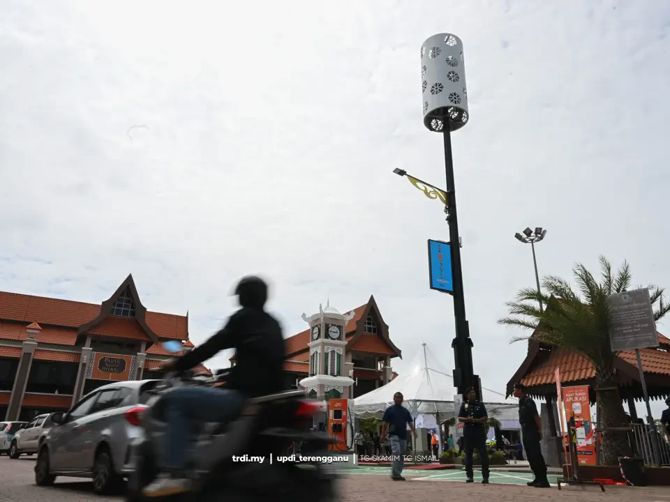 Intelligent Pole Pertama Terengganu Beroperasi Di Pasar Payang