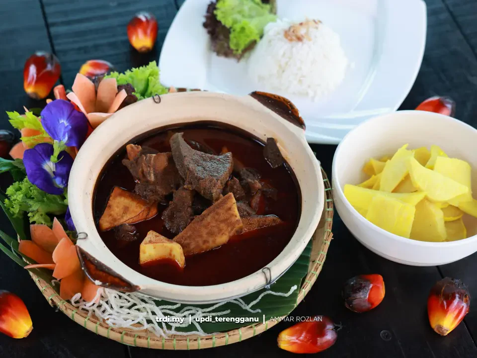 Gulai Kawah Daging Umbut Sawit Tarikan Istimewa Ramadan di PB Hotel