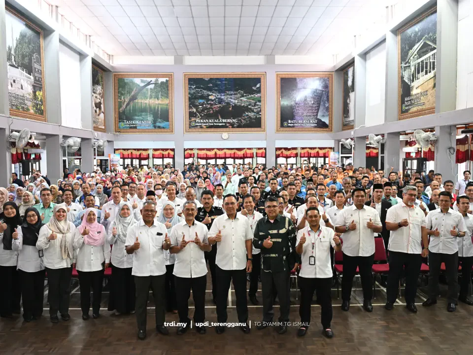 Lawatan Dato' Azmi Mohamad Daham ke Daerah Hulu Terengganu