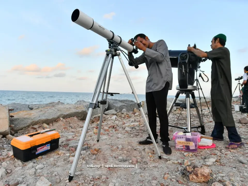 Pantai Hadapan Masjid Mengabang Telipot Jadi Pilihan Lihat Gerhana Bulan