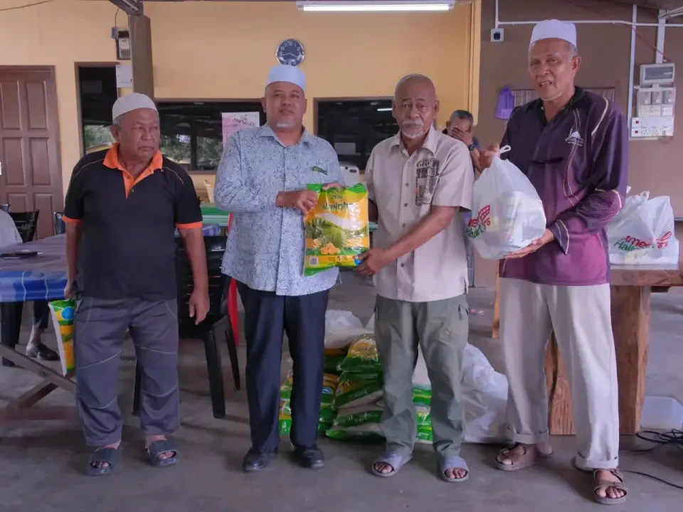 Sumbangan Bakul Ramadan Ringankan Beban Golongan Memerlukan - Ariffin