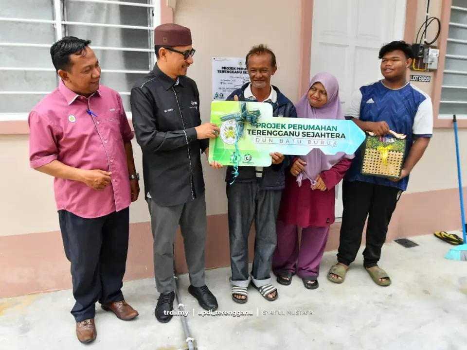 'Syukur, Rumah Usang Berganti Baru Menjelang Hari Raya' - Pak Amer