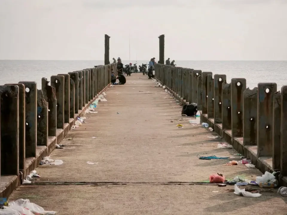 Laut Bukan Tong Sampah, Pantai Bukan Tempat Buang Sisa - Dr Sam