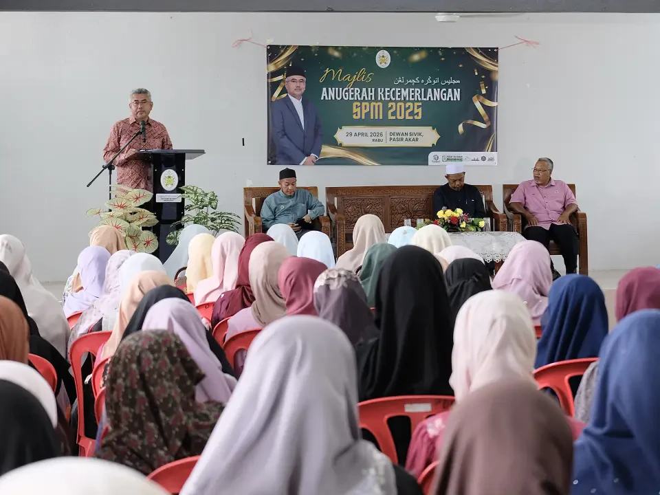 52 Pelajar Hulu Besut Cemerlang SPM 2025 10 Raih Straight A