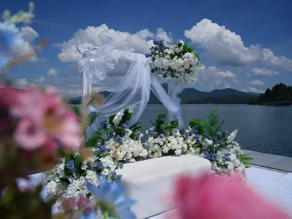 Marina Dome Pulau Poh Cipta Sensasi ‘Wedding’ Mewah Atas Tasik