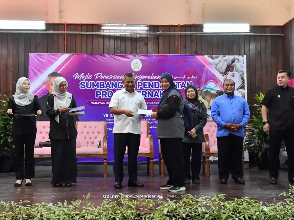400 Peserta e-Kasih Terima Sumbangan Projek Penternakan Terengganu 