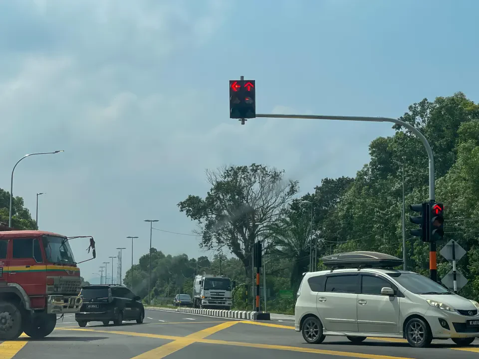 Lampu Isyarat Meraga Beris Beroperasi, Legakan Pengguna Jalan Raya Kijal