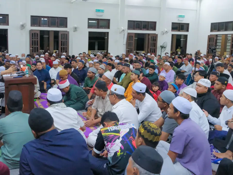 Walaupun Hujan, Warga Besut dan Setiu Tetap Membanjiri Majlis Ilmu UAI di Jabi