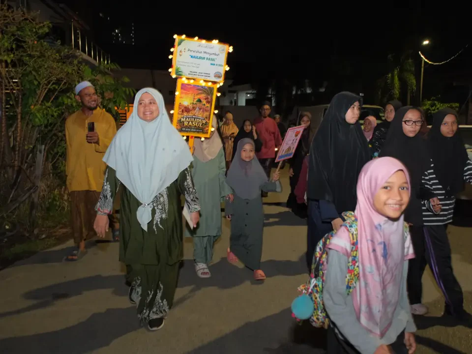 Keluarga Jalan Tekukur Berselawat Semarak Maulidur Rasul